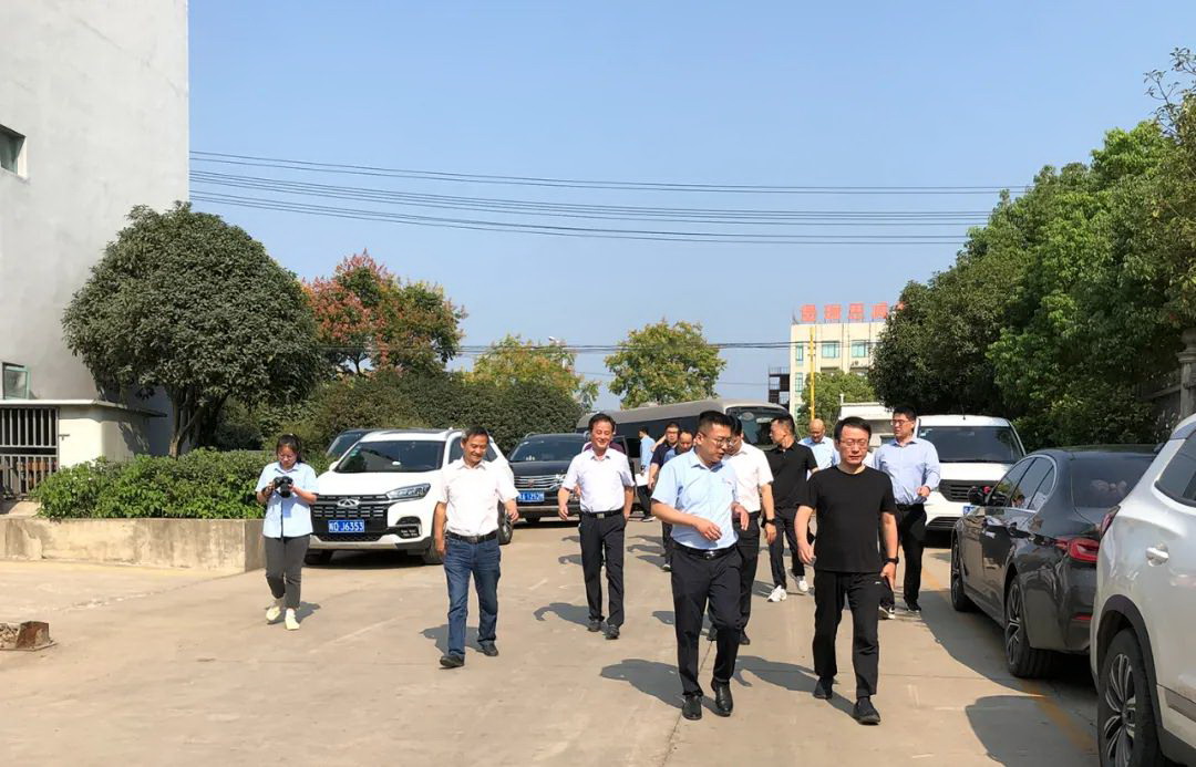Accueillons chaleureusement Chen Wei, secrétaire du comité du parti du comté de Feixi, pour visiter Anhui Yufeng Intelligent Technology Co., Ltd. pour enquête